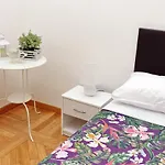 Sanctuary 32 Apartamento